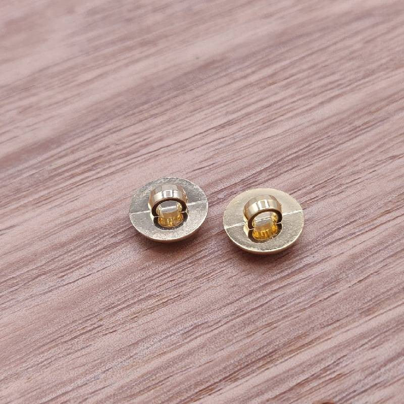 Boutons émaillés dorés - 9 mm