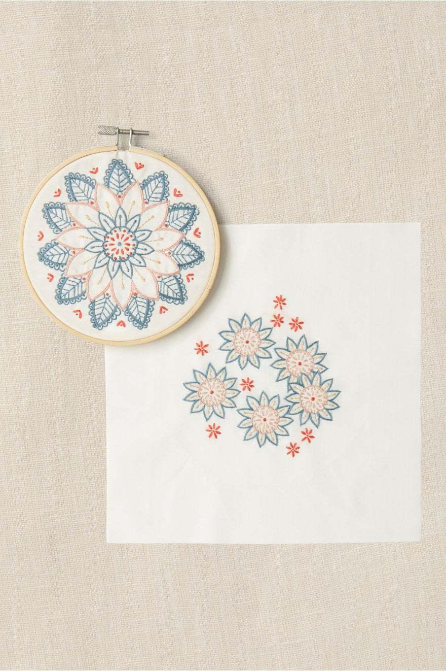 Kit Mindful making - DMC - Broderie - Fleurs du levant
