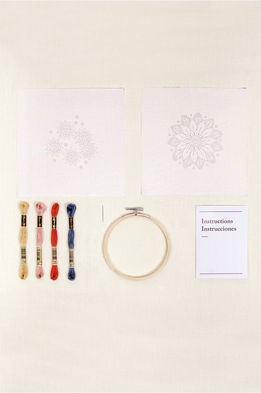 Kit Mindful making - DMC - Broderie - Fleurs du levant