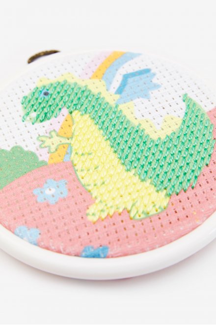 Kit de tapisserie demi point - Le Dragon - DMC