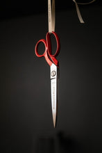 Charger l&#39;image dans la galerie, Ciseaux de tailleur rouge 25 cm - Merchant &amp; Mills
