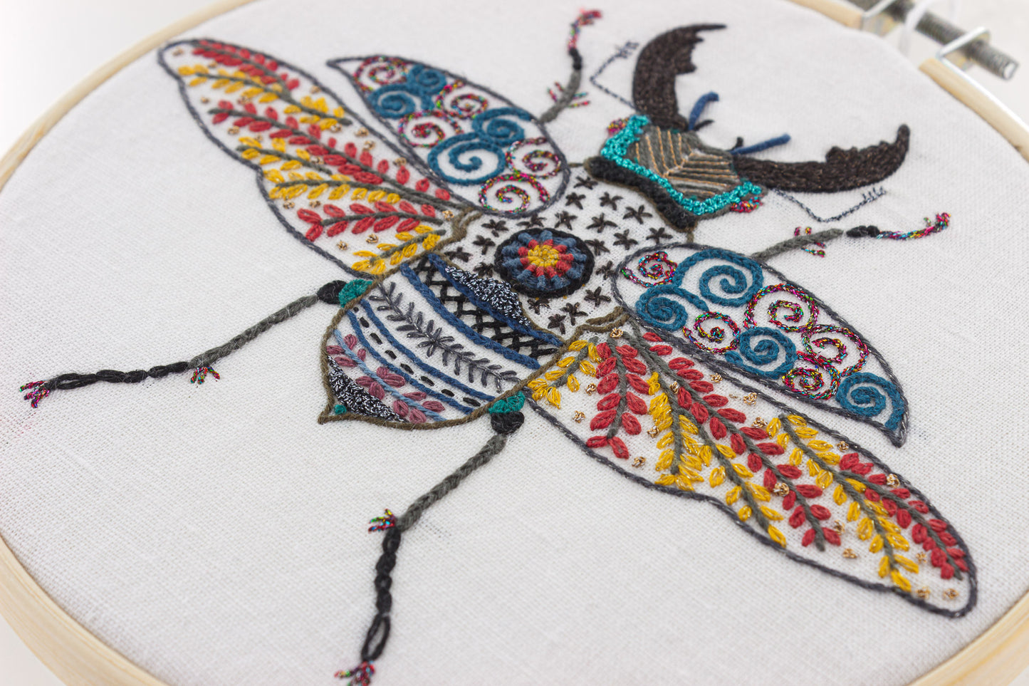 Kits de broderie - Un chat dans l'aiguille