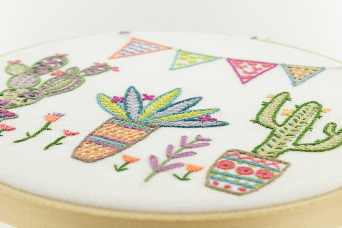 Kits de broderie - Un chat dans l'aiguille