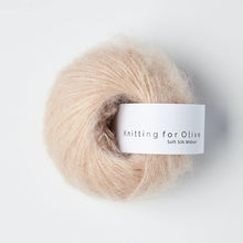 Charger l&#39;image dans la galerie, Laine Soft Silk Mohair de Knitting for Olive - Soft Rose
