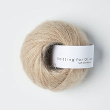 Charger l&#39;image dans la galerie, Laine Soft Silk Mohair de Knitting for Olive - Powder
