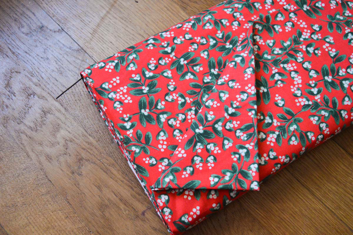 Tissu coton Mistletoe Red Metallic Coton de Cotton + Steel & Rifle Paper co