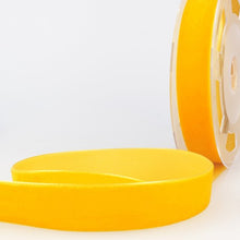 Charger l&#39;image dans la galerie, Ruban de velours - 10 mm jaune
